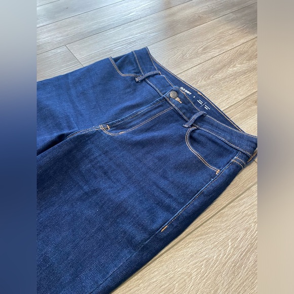 Old Navy High Rise Straight Leg Jeans - Picture 2 of 5
